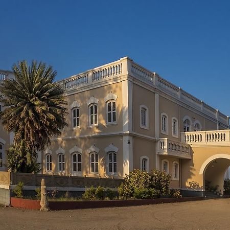 Royal Oasis Hotel Wankaner Bagian luar foto